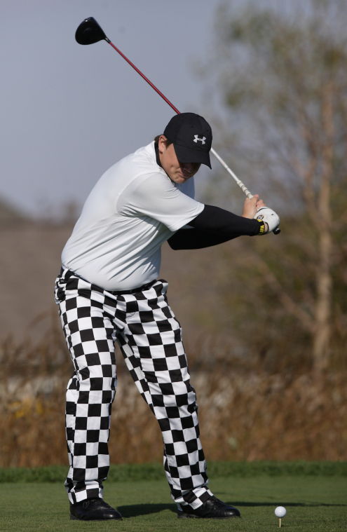 Moline's Medinger in hunt for state golf crown